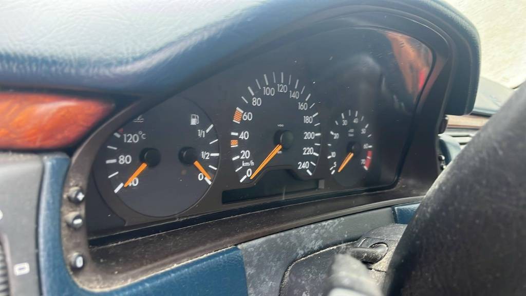 Mercedes E W210 2,4i 125kw kód motora: 112.911