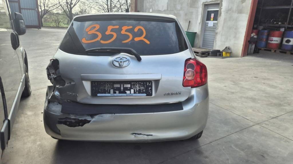 Toyota Auris 1,6i 91kw kód: 1ZR-FE