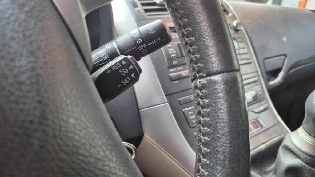 Toyota Auris 1,6i 91kw kód: 1ZR-FE