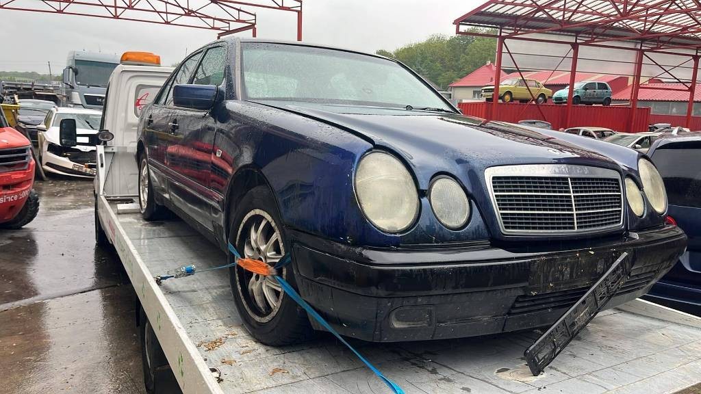 Mercedes E W210 2,4i 125kw kód motora: 112.911