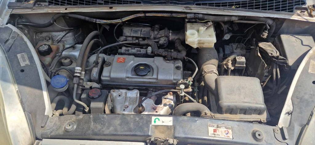 Citroen Xsara Picasso 1,6i 70kw kód motora: NFV