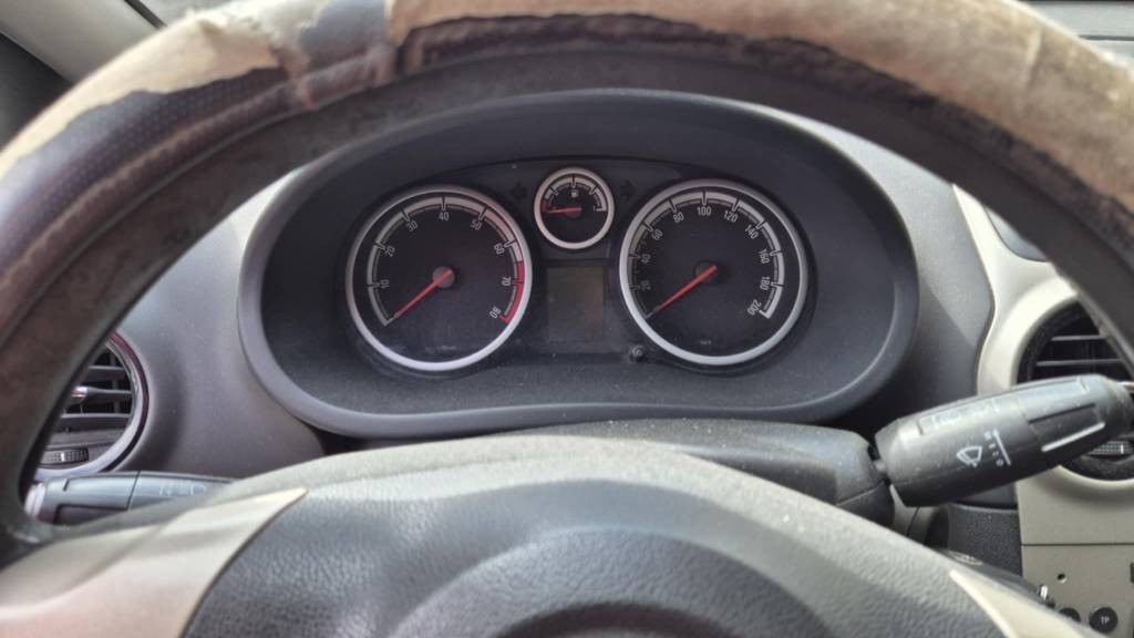 Opel Corsa D 1,2i 59kw kód motora:Z12XEP
