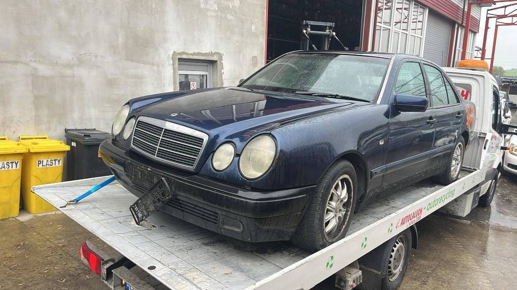 Mercedes E W210 2,4i 125kw kód motora: 112.911
