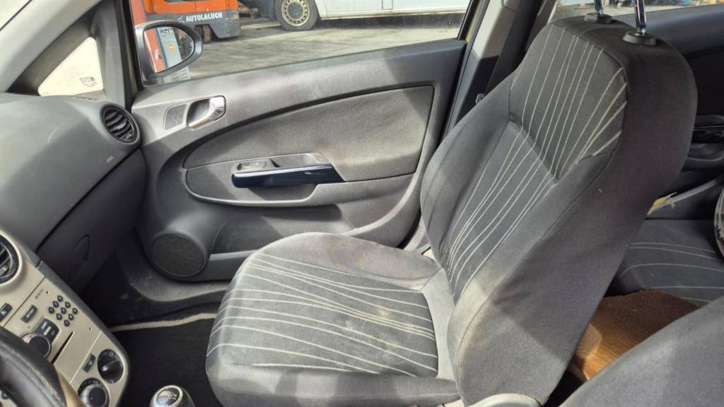 Opel Corsa D 1,2i 59kw kód motora:Z12XEP