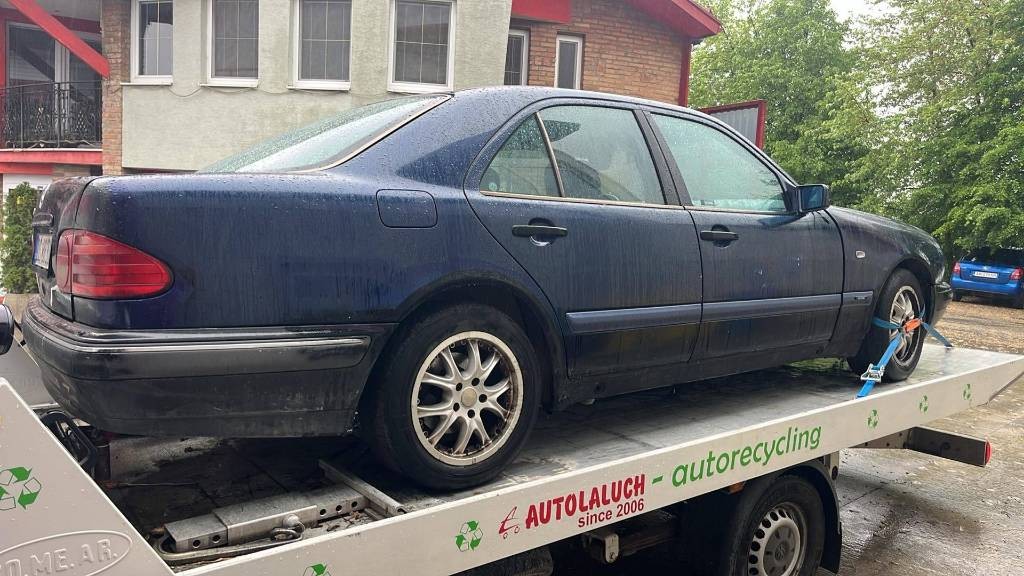 Mercedes E W210 2,4i 125kw kód motora: 112.911